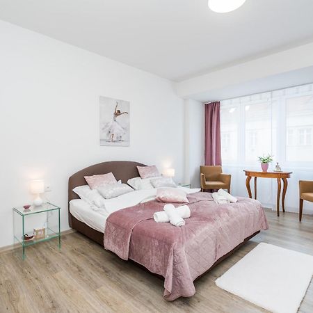 Ferienwohnung Perla Hradce 302 Hradec Králové Exterior foto