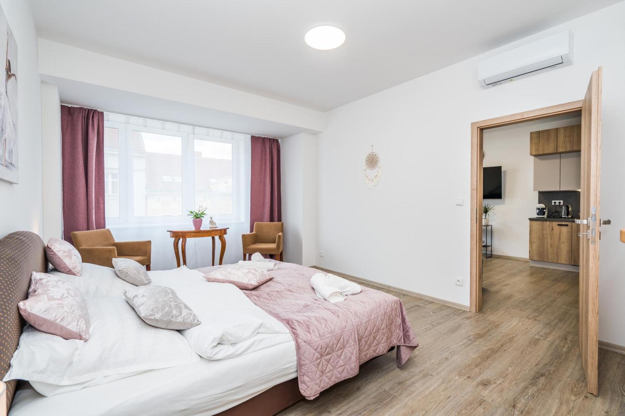 Ferienwohnung Perla Hradce 302 Hradec Králové Exterior foto