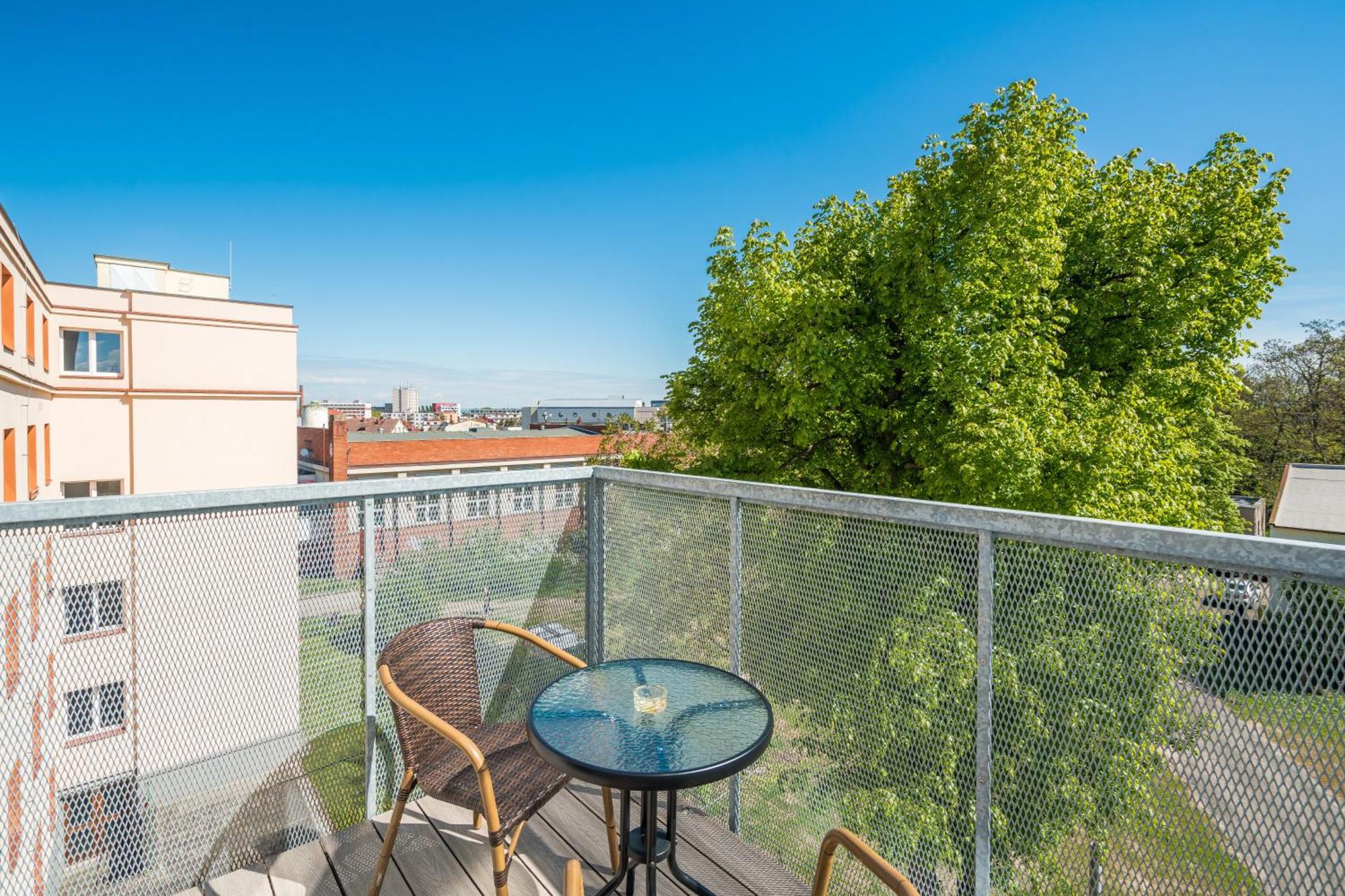 Ferienwohnung Perla Hradce 302 Hradec Králové Exterior foto