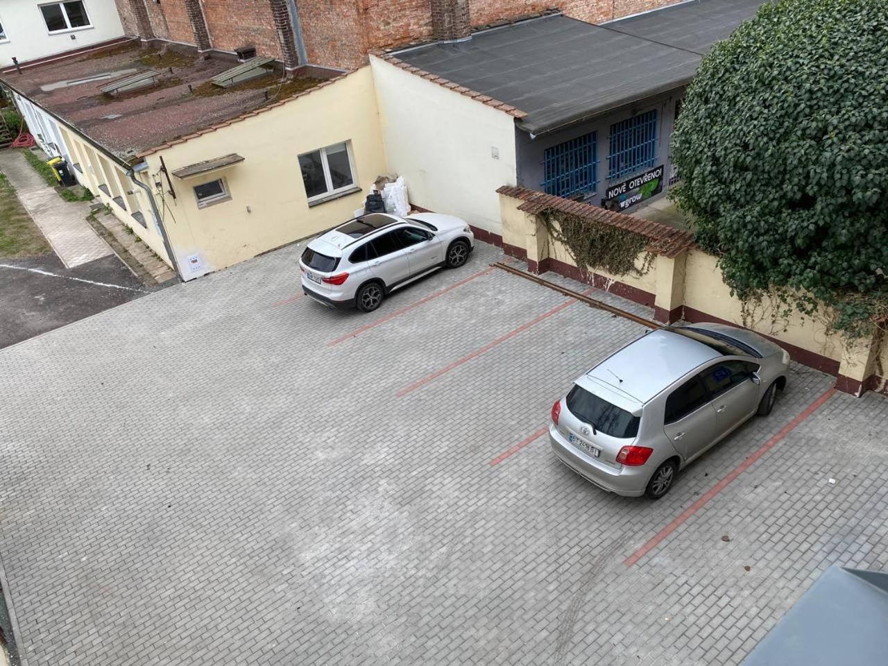 Ferienwohnung Perla Hradce 302 Hradec Králové Exterior foto